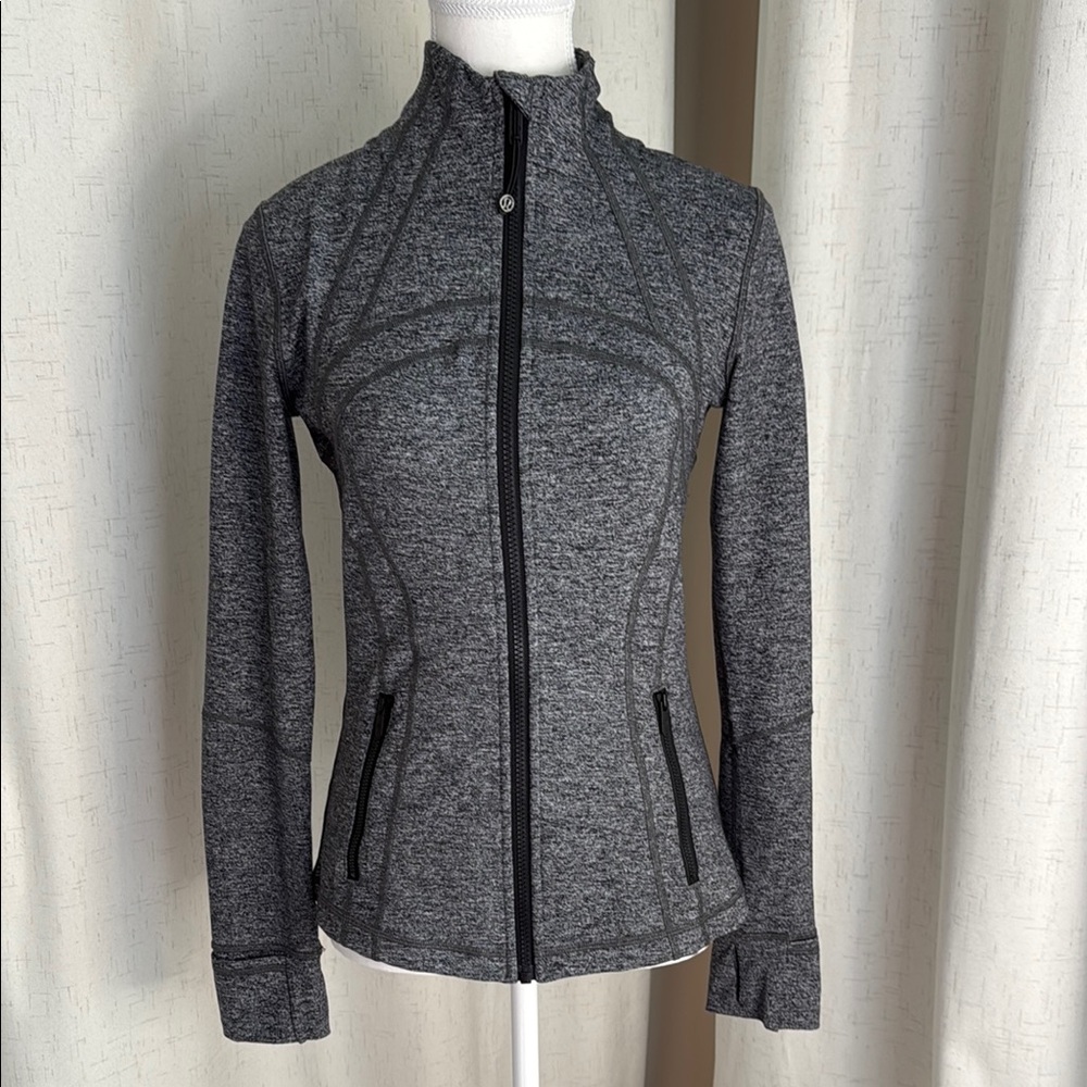 lululemon athletica Define Luon heathered Size 6